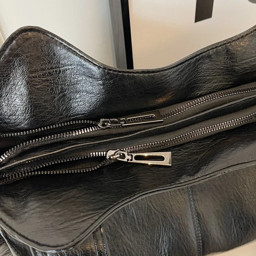 Essential Shoulder Bag