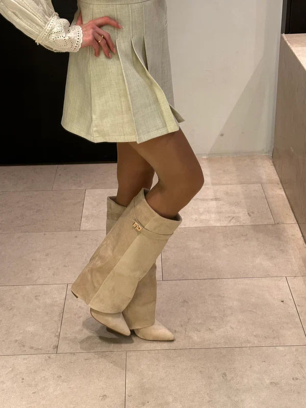 Boots With Lock